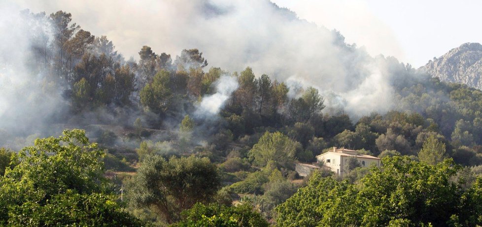 Ostrov Mallorca oblíbený mezi turisty se musel v roce 2017 potýkat s nebezpečnými požáry. Letos může být situace ještě horší