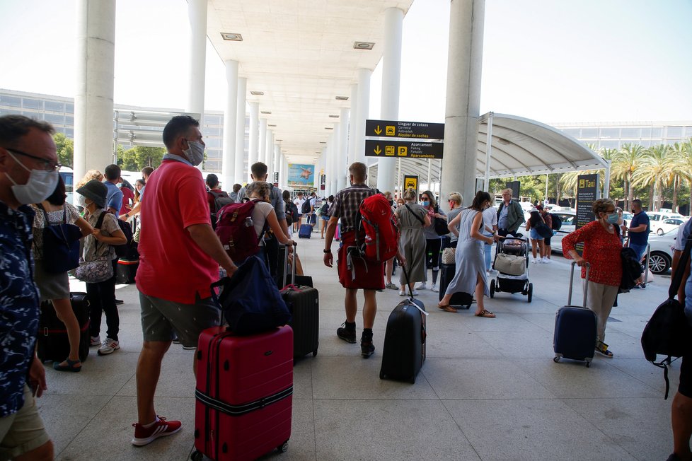 Na Mallorcu se pomalu vrací turisté, brzy je ale čeká nová povinnost.