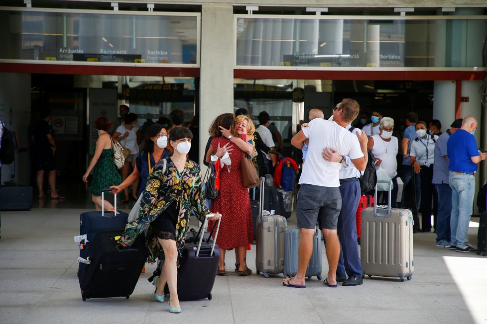 Na Mallorcu se pomalu vrací turisté, brzy je ale čeká nová povinnost.