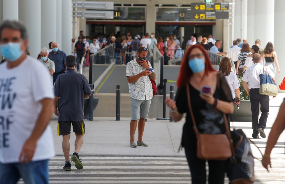 Na Mallorcu se pomalu vrací turisté, brzy je ale čeká nová povinnost.