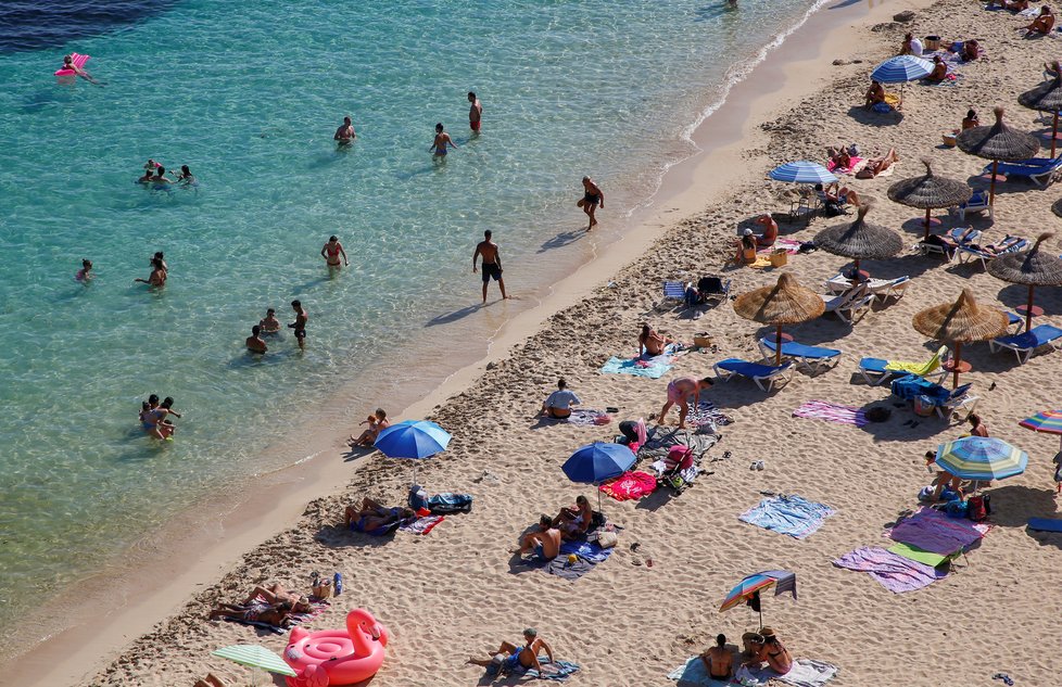 Na Mallorcu se pomalu vrací turisté, brzy je ale čeká nová povinnost.