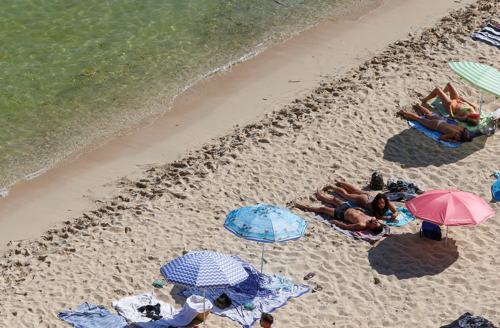 Na Mallorcu se pomalu vrací turisté, brzy je ale čeká nová povinnost.