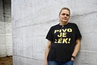 Mallory: Proč ji rozplakal její příběh a jak ji dvakrát zachránil Jiří Bartoška