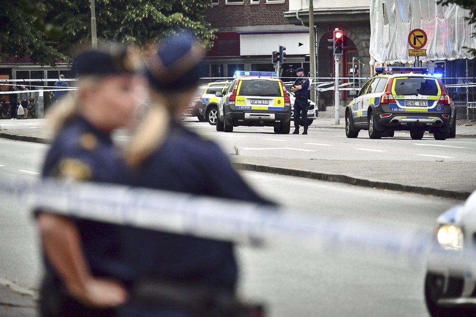 Útočník v centru švédského Malmö postřelil nejméně čtyři lidi