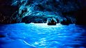 V modrých vodách u Blue Grotto pozorujte pestrobarevné rybky