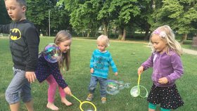 Testujeme s dětmi: Jak dopadl bublifuk, který slibuje vážně velké bubliny?