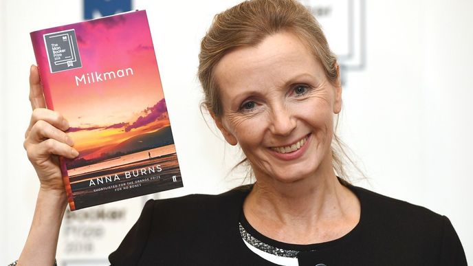 Letošní Man Bookerovu cenu získala severoirská spisovatelka Anna Burnsová za knihu Milkman
