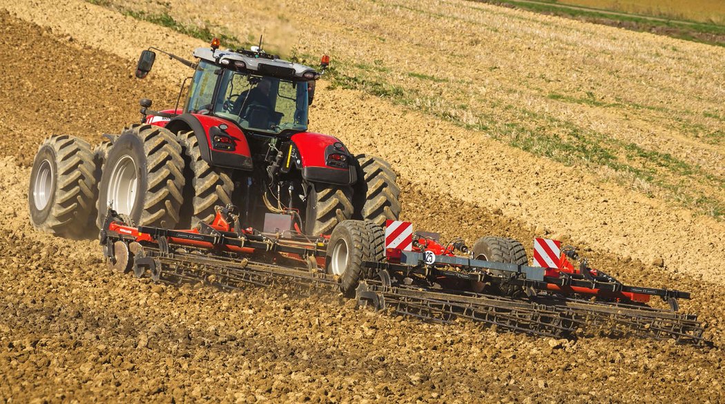 Massey Ferguson MF8700