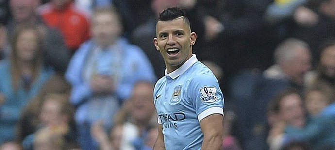 Útočník Manchesteru City Sergio Agüero se pěti góly proti Newcastlu zapsal do historie