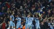 Fotbalisté Manchesteru City slaví gól proti Arsenalu