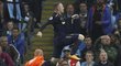 Útočník Evertonu Wayne Rooney slaví gól do sítě Manchesteru City