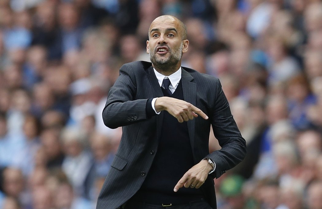 Trenér Manchesteru City Pep Guardiola během zápasu se Sunderlandem