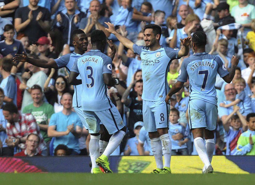 Záložník lkay Gundogan slaví první gól v dresu Manchesteru City