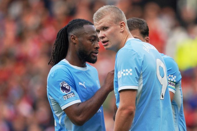Skandál v derby o Manchester? Rozhodující gól neměl platit, kouč zuřil: Mají tolik obrazovek! Skandál v derby o Manchester? Rozhodující gól neměl platit, kouč zuřil: Mají tolik obrazovek!