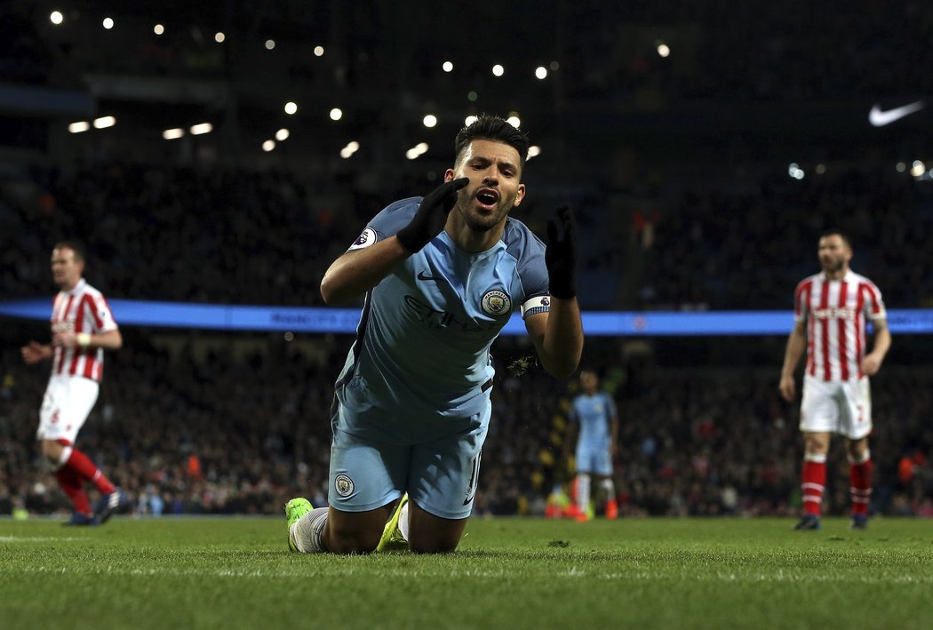 Hvězdný útočník Manchesteru City Sergio Agüero se proti Stoke neprosadil