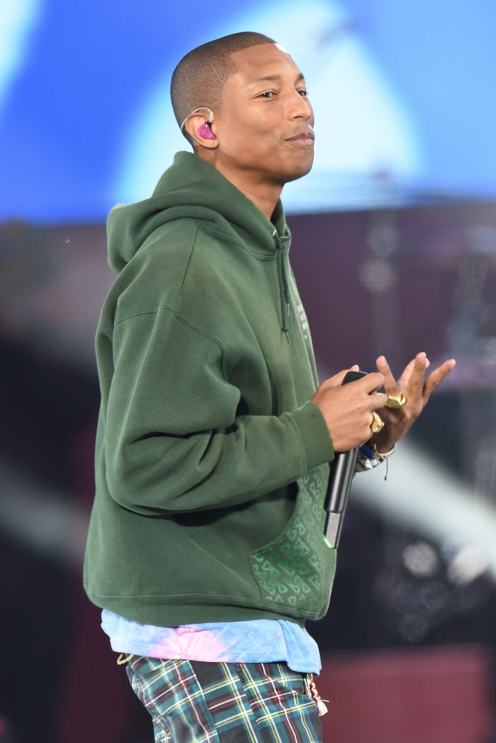 Odvahu obyvatel Manchesteru ocenil i americký rapper Pharrell Williams.