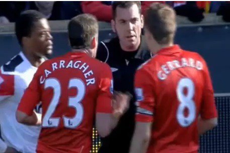 Manchester United se domnívá, že Jamie Carragher měl být za šlapák na Naniho vyloučen.