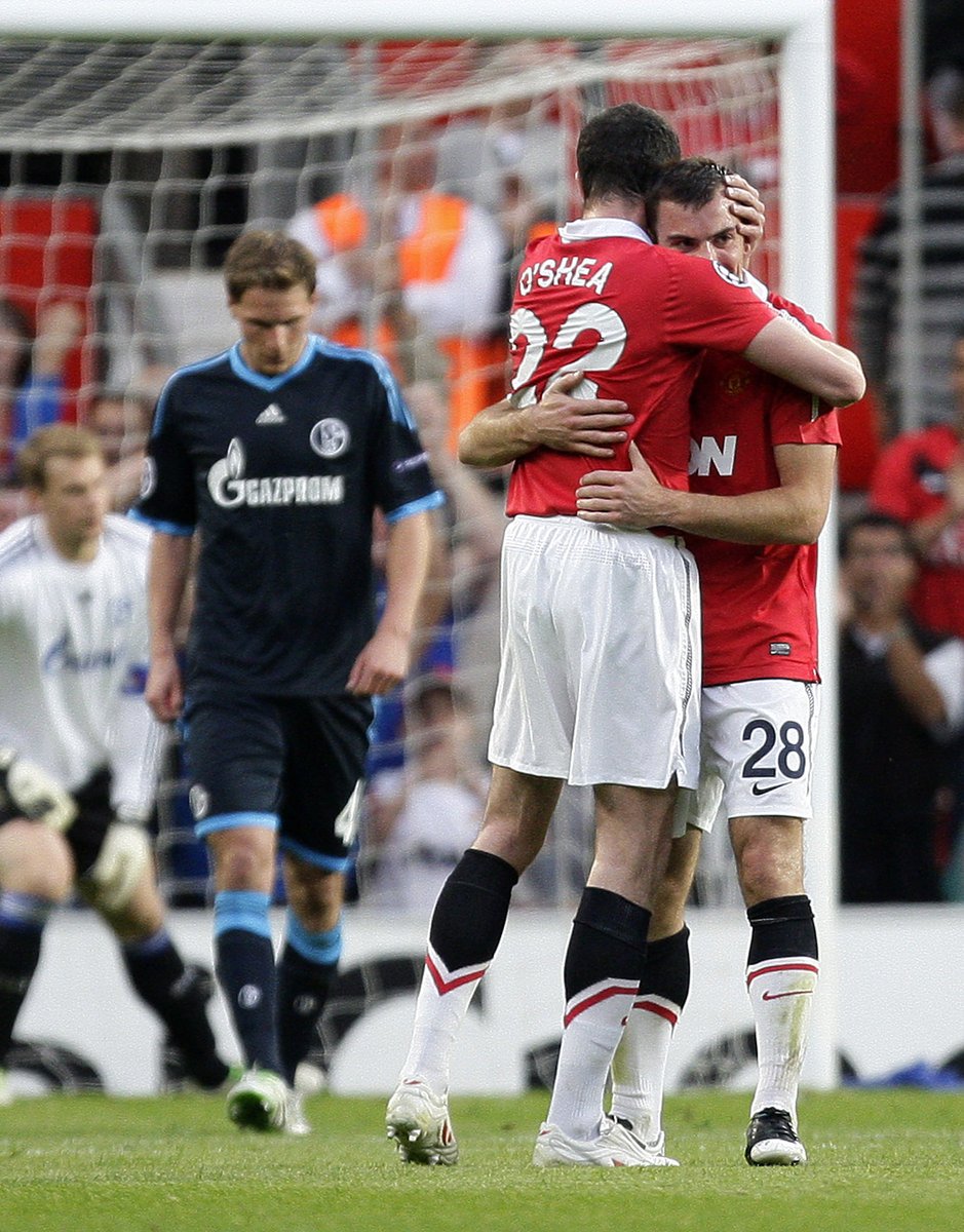 Fotbalisté Manchesteru United porazili v odvetě Schalke 4:1 a postoupili do finále Ligy mistrů. Tam se postaví Barceloně.