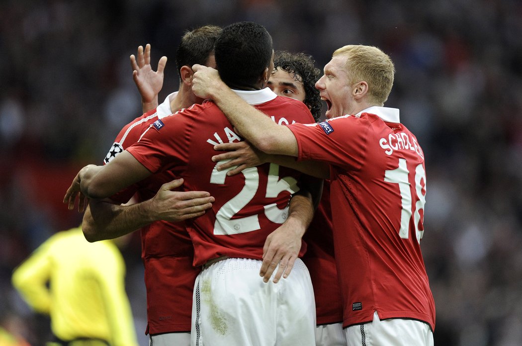 Fotbalisté Manchesteru United porazili v odvetě Schalke 4:1 a postoupili do finále Ligy mistrů. Tam se postaví Barceloně.