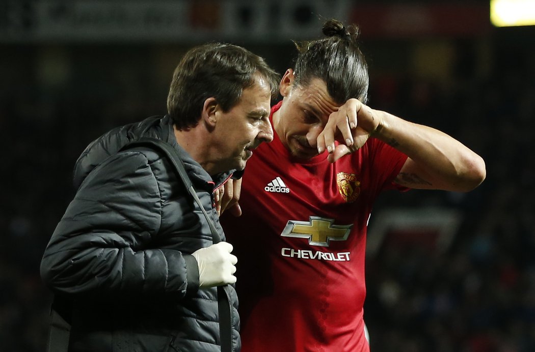 Útočník Manchester United Zlatan Ibrahimovic se proti Anderlechtu ošklivě zranil