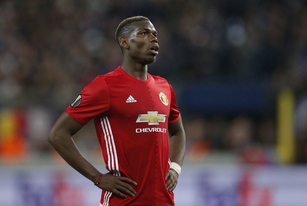 Zklamaný záložník Manchesteru United Paul Pogba po remíze na půdě Anderlechtu