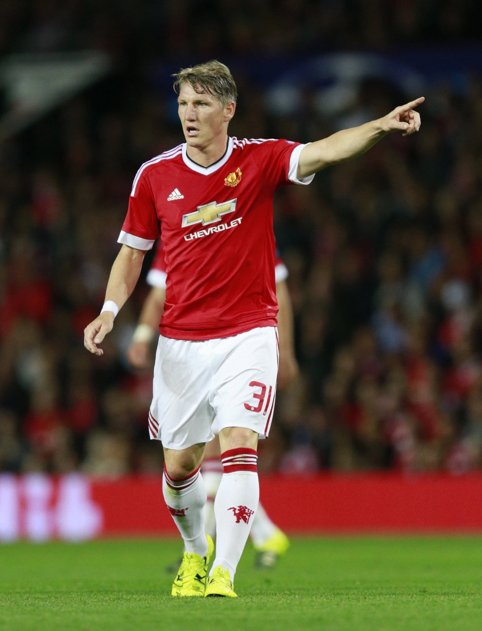 Německý záložník Bastian Schweinsteiger nastoupil v dresu Manchesteru United do druhého poločasu.