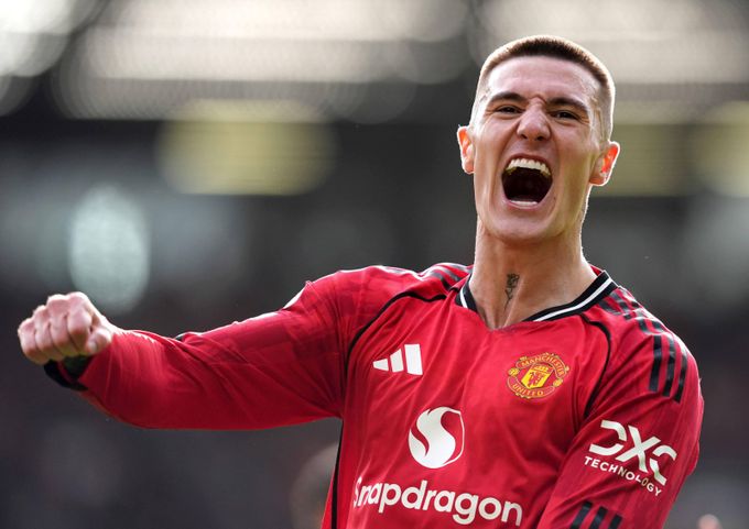 SESTŘIHY: Souček mírnil debakl, United už jsou třetí. Výhra City i bez Haalanda SESTŘIHY: Souček mírnil debakl, United už jsou třetí. Výhra City i bez Haalanda