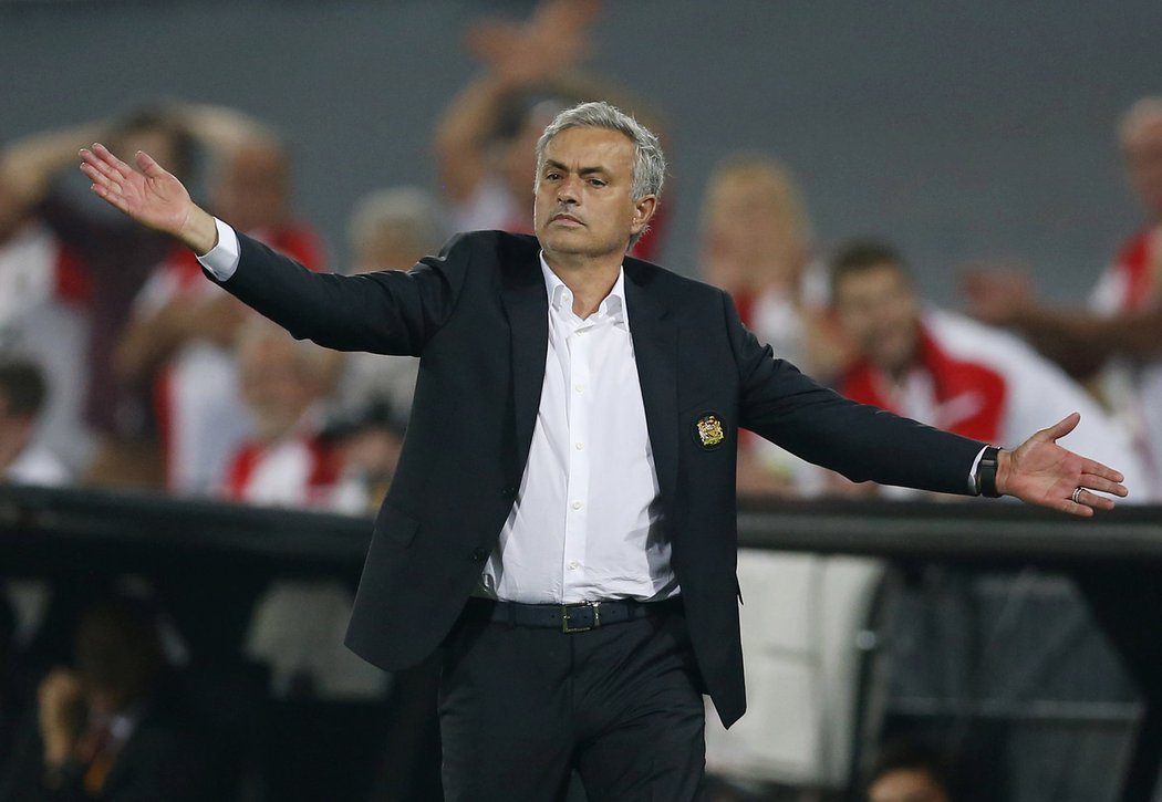 Trenér Manchesteru United José Mourinho nemohl být spokojený
