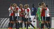 Fotbalisté Feyenoordu slaví vítězství nad Manchesterem United