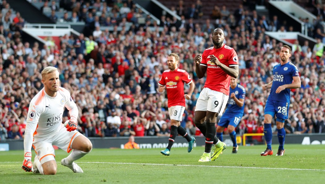 Útočník Manchesteru United Romelu Lukaku zahodil proti Leicesteru penaltu