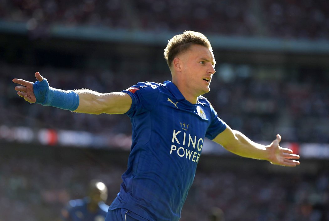 Útočník Leicesteru Jamie Vardy slaví gól proti Manchesteru United