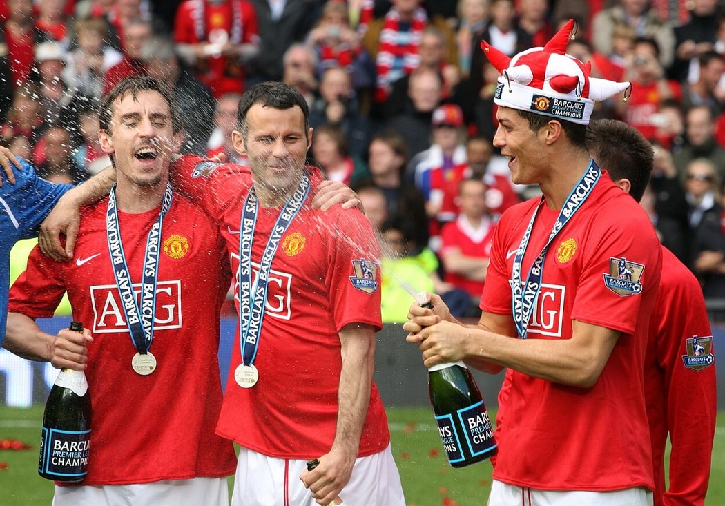 Hráči Manchesteru slaví anglický titul v roce 2009.