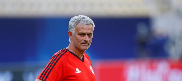 Trenér Manchesteru United José Mourinho na tréninku před Superpohárem UEFA