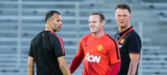Ryan Giggs, Wayne Rooney a Louis van Gaal.