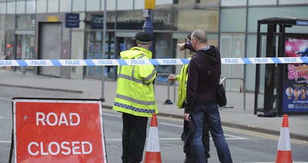 Střelba v Manchesteru: 10 lidí skončilo v nemocnici. Policie zjišťuje, co se stalo