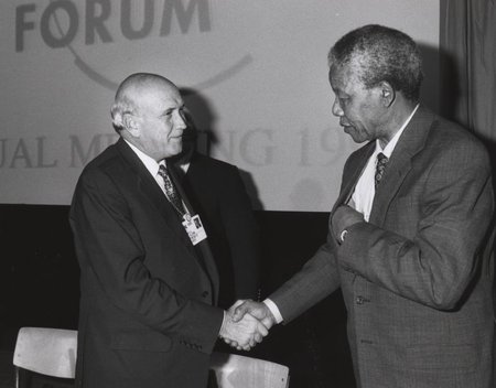 Mandela a de Klerk na Světovém ekonomickém fóru v Davosu, 1992.