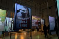 Unikátní výstava v Mánesu: Umělec ukazuje billboardy, upozorňuje na vizuální smog