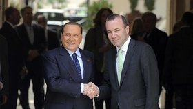 Manfred Weber při setkání se Silviem Berlusconim