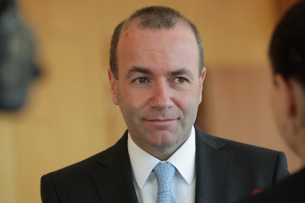 Předseda Evropské lidové strany Manfred Weber (CSU) dorazil na sjezd spřátelené KDU-ČSL do Prahy. Strana je členem frakce v Evropském parlamentu.