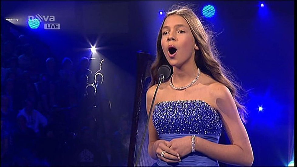 Nejvíce hlasů od diváků dostala zpěvačka Patrícia Janečková a postoupila tak do superfinále