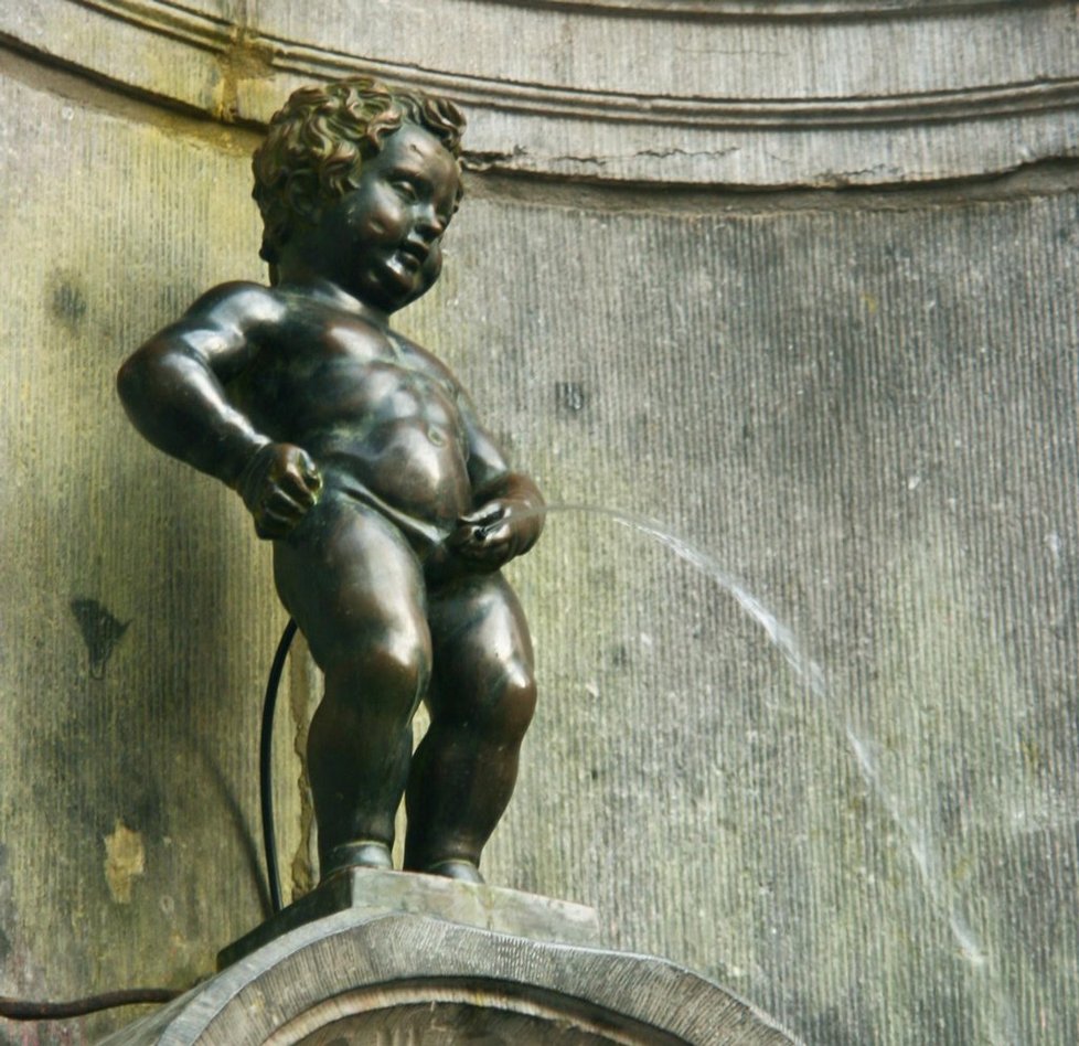 Manneken-Pis, slavná bruselská socha