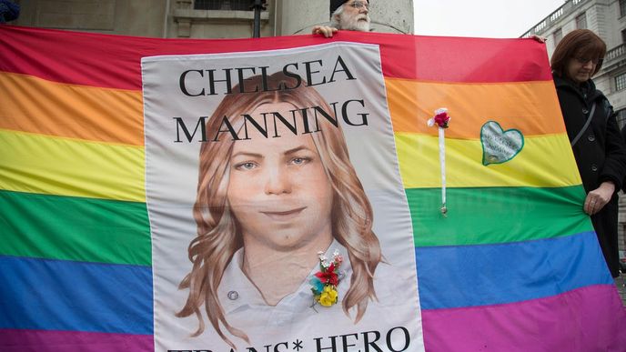 Barack Obama před koncem svého mandátu zkrátil trest Chelsea Manningové.
