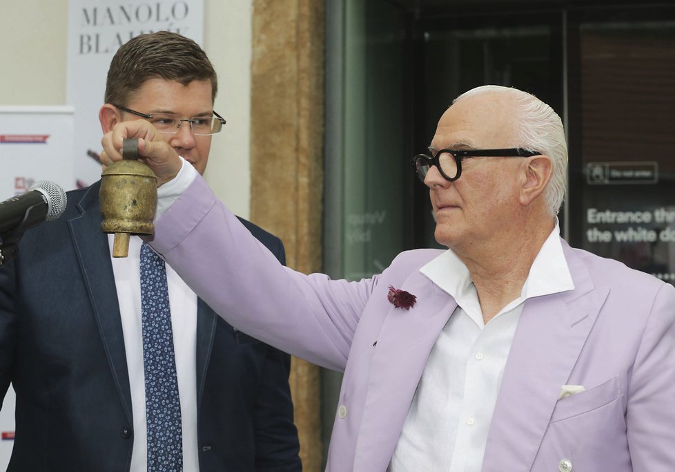 Manolo zahájil vernisáž v Museu Kampa.