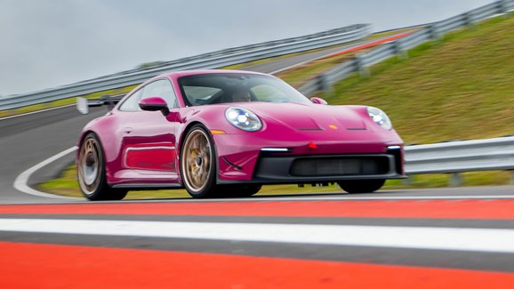 Porsche 911 GT3 RS s kitem Manthey útočí na rekord Nürburgringu