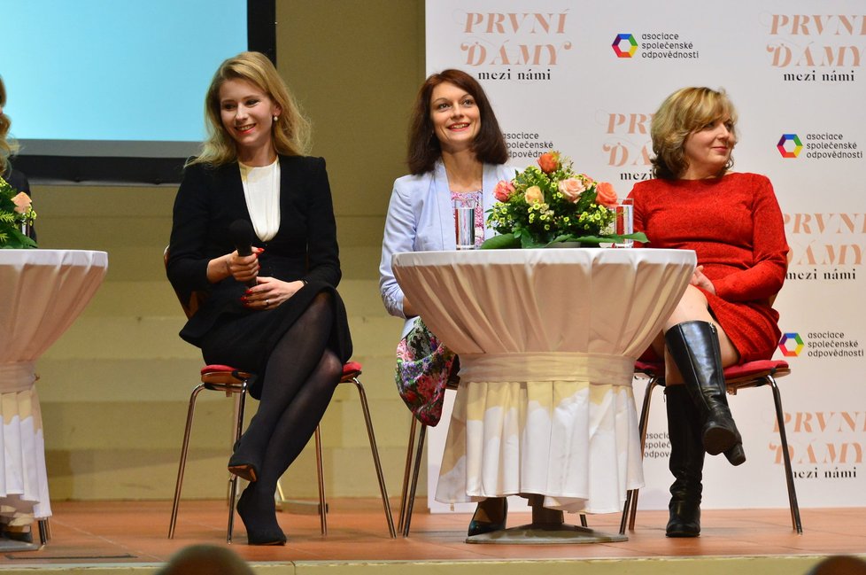 Debata žen kandidátů na prezidenta: Michaela Horáčková, Monika Hilšerová a Klára Fischerová