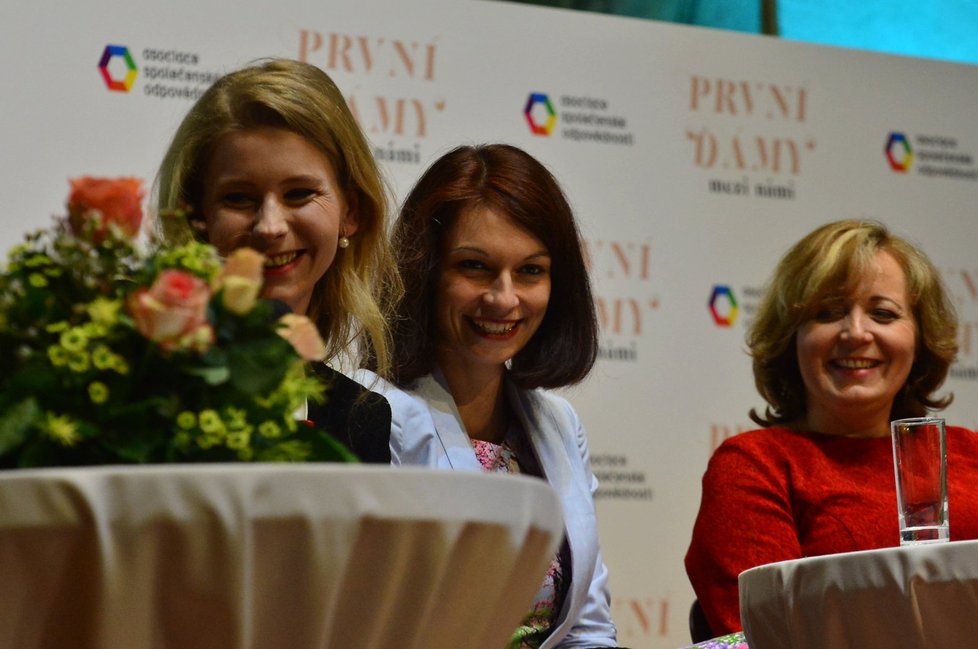Debata žen kandidátů na prezidenta: Trojice Horáčková, Hilšerová a Fischerová