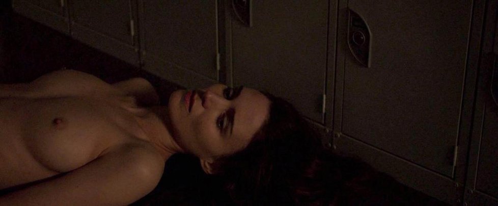 Rooney Mara ukázala prsa ve filmu Una.