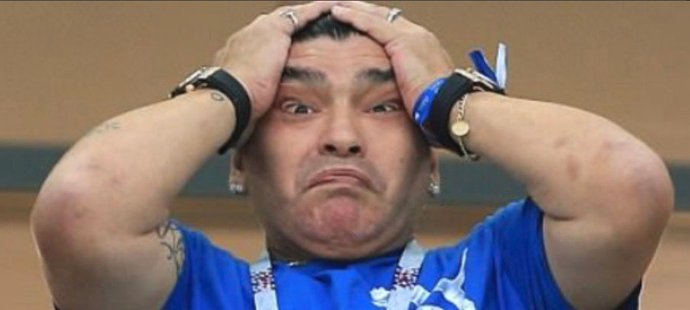 Totální zmar. Maradona nevěřil svým očím.