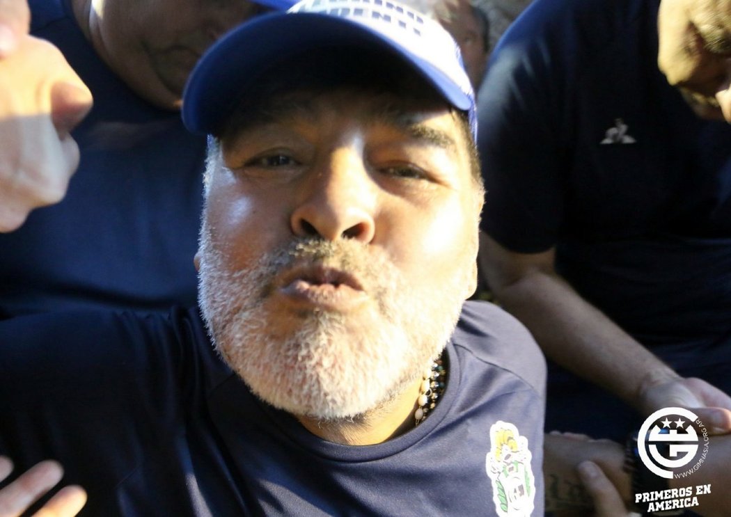 Diego Maradona trénoval na sklonku života klub Gimnásia de La Plata