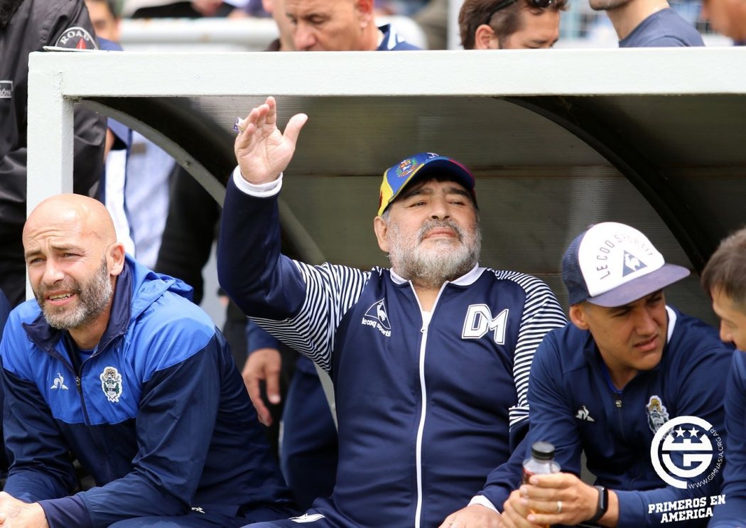 Diego Maradona při jednom ze svých posledních trenérských angažmá.